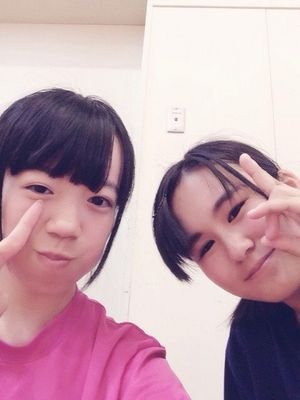 松高バド部一年           写真は上の方でーす。元不中生です！気軽にフォローしてください(*´ω｀*)