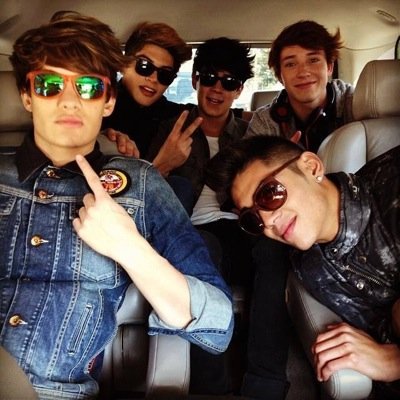 conoci una Boy-Band Muy diferente a las demas, su nombre es CD9,Son Chicos Mexicanos,Mejor Aun,estoy muy orgullosa de ellos.-Los Sueños se cumplen.