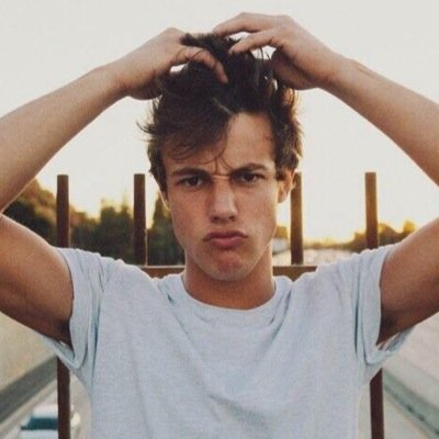 I LOVE YOUR TWITTER! You could follow me on @PRAYZADA? Your follow is essential! Please this is very important! I BEG ILYSM