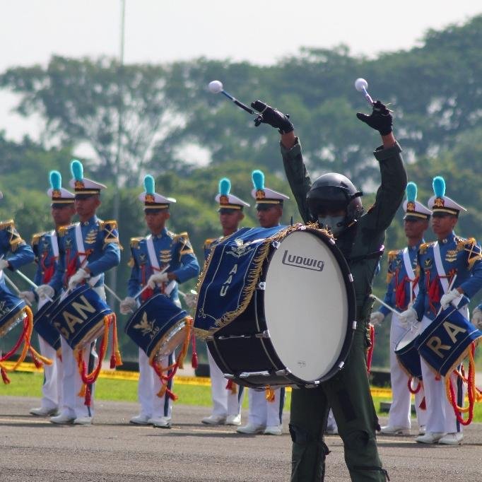 ✉ 7CD34CDA
.Apa yang ditulis adalah sebuah harapan. Yang diinginkan bisa terwujud seperti yang diharapkan