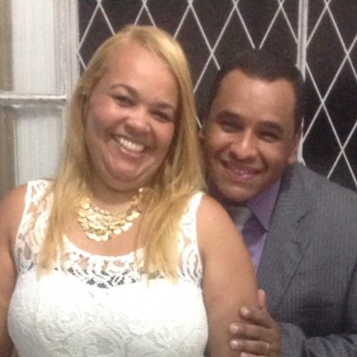 Uma mulher com uma familia abençoada,servindo a um Deus maravilhoso!
