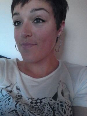 LouiseNcln's profile picture. Chargée de communication #cestfaitici. 
Travel addict 3