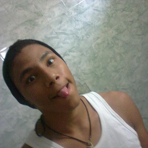 _Vecktor_'s profile picture. MUSIK, UNI, MUSIK, UNI... esta es my HP vida :D