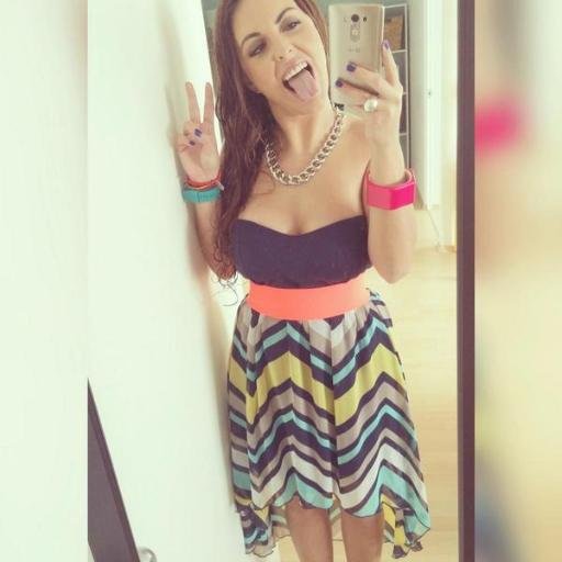 La gente siempre deja huellas. Ninguna persona está exenta de una sombra.