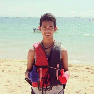 Sebelum follow aku, kamu harus janji dulu ga akan naksir aku.             Nadya's♥