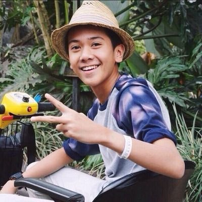 SoniQ itu bukan hanya sekedar fans saya , tapi SoniQ itu sahabat dan keluarga saya juga - Iqbaal❤ Enjoy With 3admin.