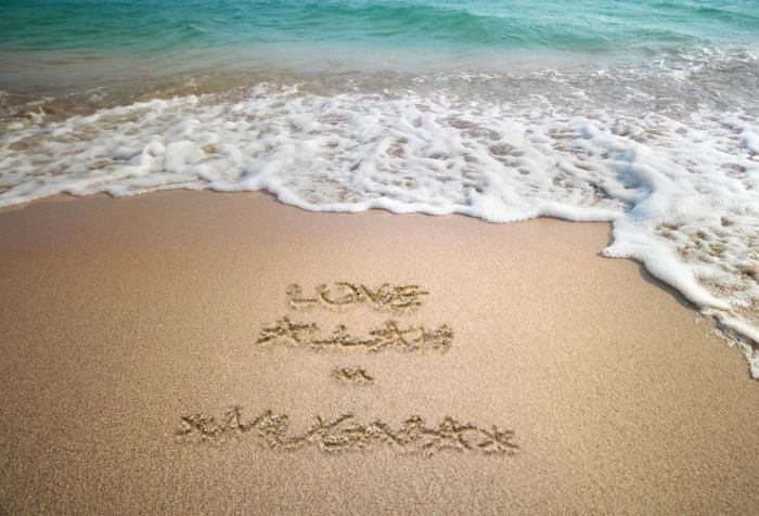 When Allah took something from your grasp, He's not punishing you, He just open your hand to receive a better.. *^_^*