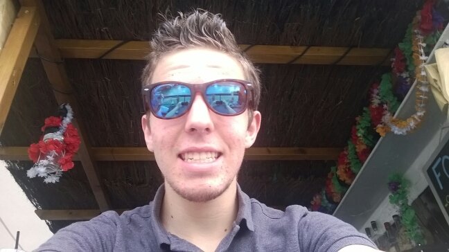My name is Ewan!
Follow me and I follow back