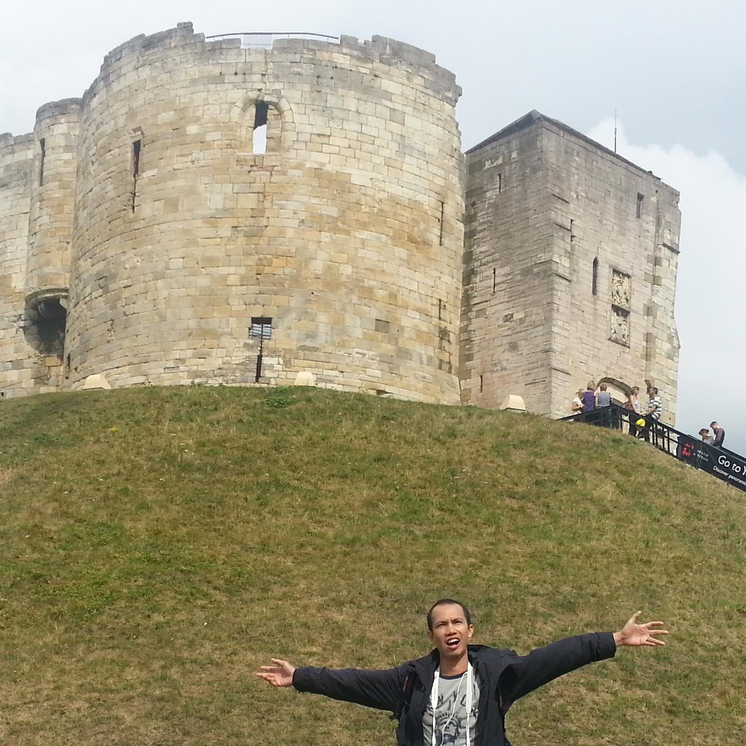 nafanarifian's profile picture. Love Before Sunrise and Before Sunset, Love Umberto Eco and Sapardi Damono, Love Olenka...