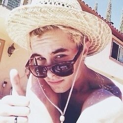 Hey guys! This is a free follow but it will also mean a lot if you could follow me @JcFuckingLawley. Ask for a follow for a gurantee follow. It will mean a lot
