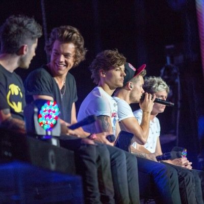 Message from @cuddlyzouis_ The boys love you and care about you and so do i (Listen to the link below gorgeous ily x)