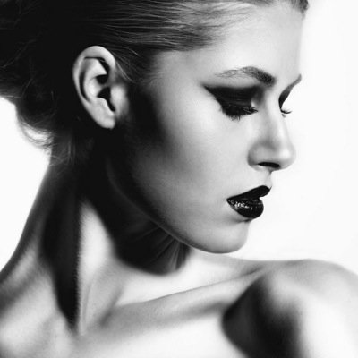 Profesional Makeup Artist, Editorial, Media, Weddings, SFX Instagram: @nataliemetmua Email: nemetcalf@hotmail.com Facebook: http://t.co/7sS3fyH9Xy