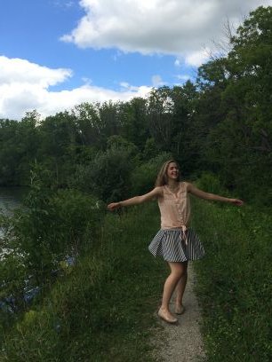 LydiaSwaagh's profile picture. firmly believes that the viola, goat cheese, bicycling, the village, coffee, and the yankees make life all the more beautiful. @reachoutandread bellevue.