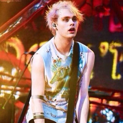 Follow @xHeyClairex just ask for a follow back