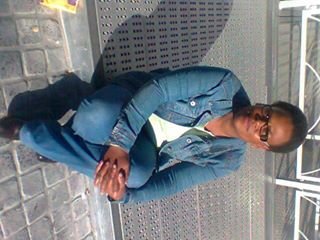 Love those who love u ignore those who don't they where not meant to love u cz not everyone r here to loves u