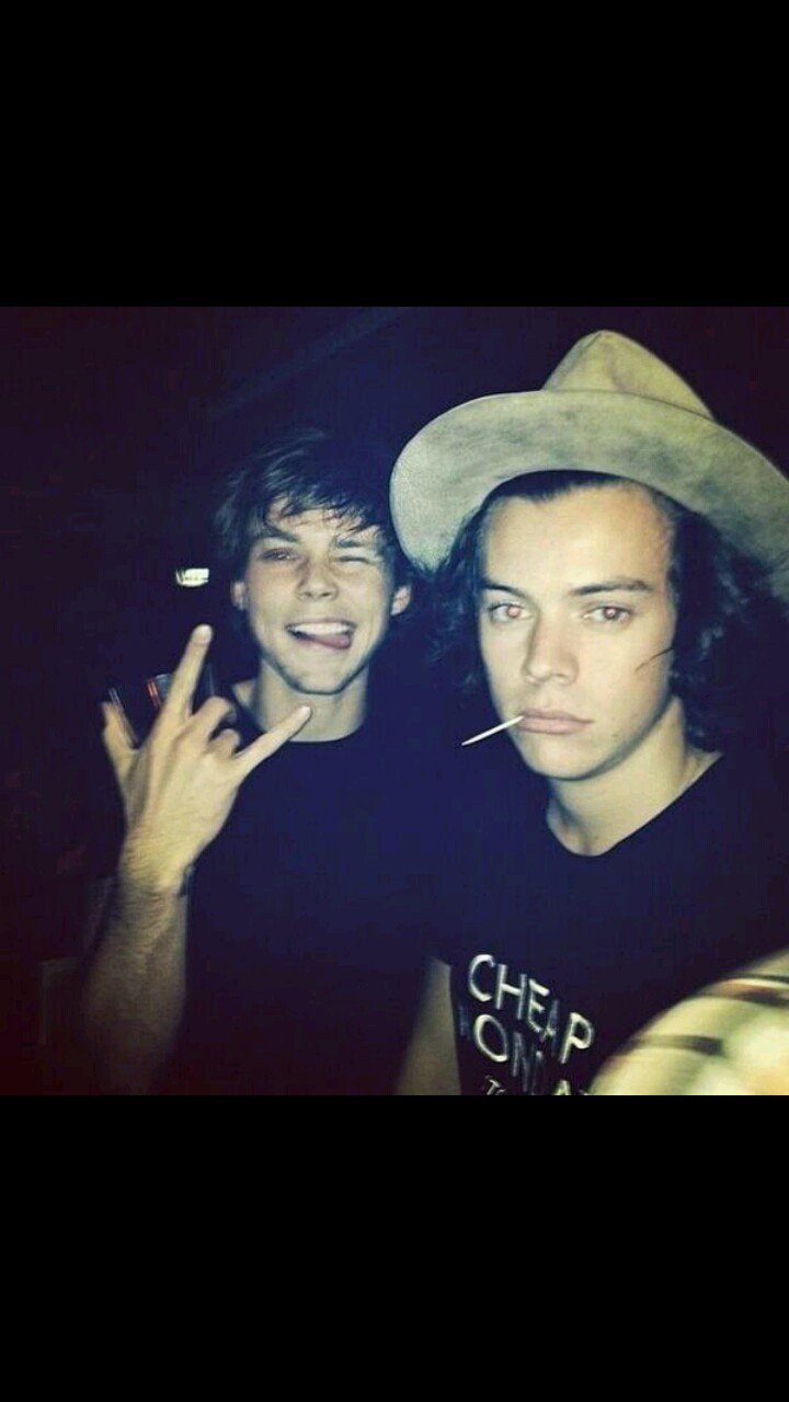 ♡ HI FRIEND! THIS IS A FREE FOLLOW, PLEASE FOLLOW @514eloise ♡