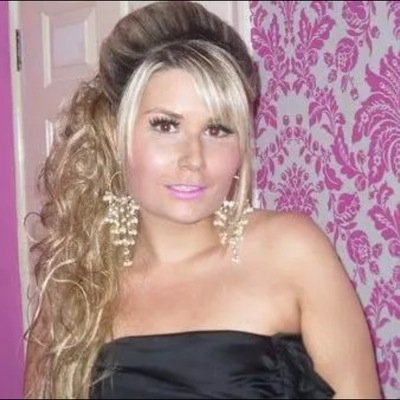 Im natalie, i love anything glamourous, im a girlie girl, i love my family and friends. I also hair model. I am GLAMOURPUSS :)