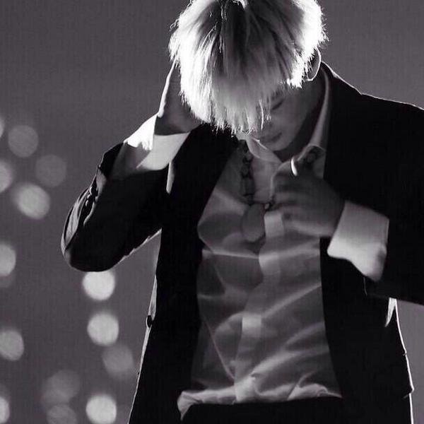 ©1994 EXO [member paling putih] /?