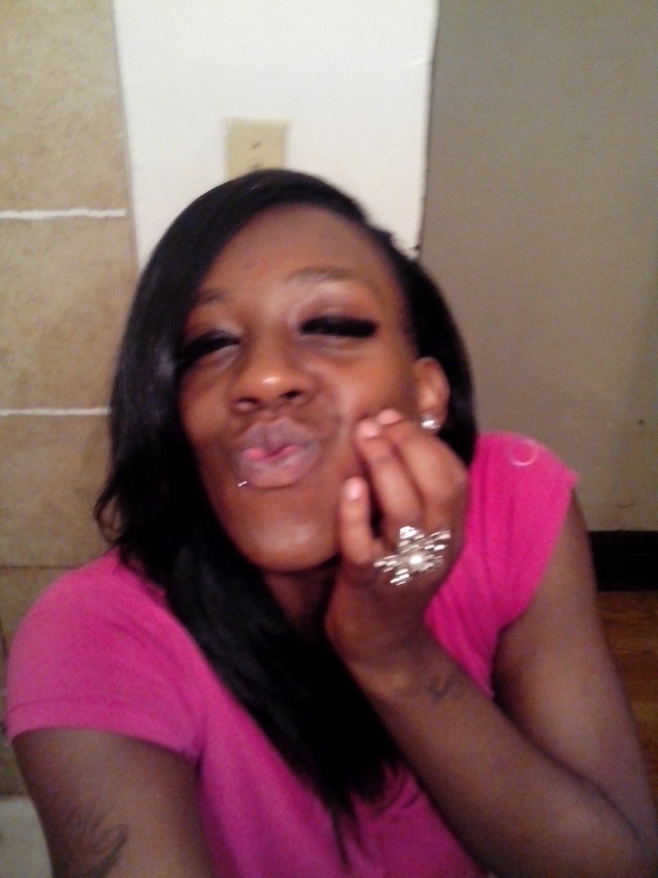 Cosmetology Student---Owning EnsaneKreations..#NewGoals #2014 Glam-A-Holic, Shop-A-Holic, Hair-A-Holic!!!