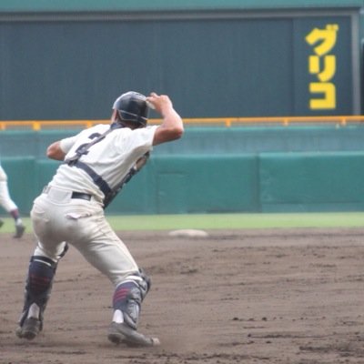 佐和山小学校→彦根市立東中学校→彦根東高校→大阪教育大学  小体
硬式野球部