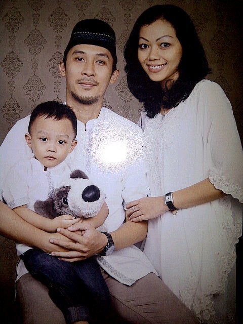 Earlydeens's profile picture. Wife from @resanewport.. Mom from the amazing boy Rassyad Alif Putra Pratama