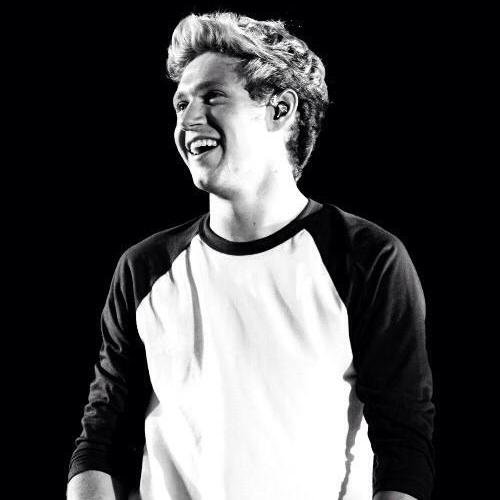 |My life sums up in two words - ♥ One Direction ♥.| NEVER/5.|  I FOLLOW BACK| :) | http://t.co/o58Hf6IxLK