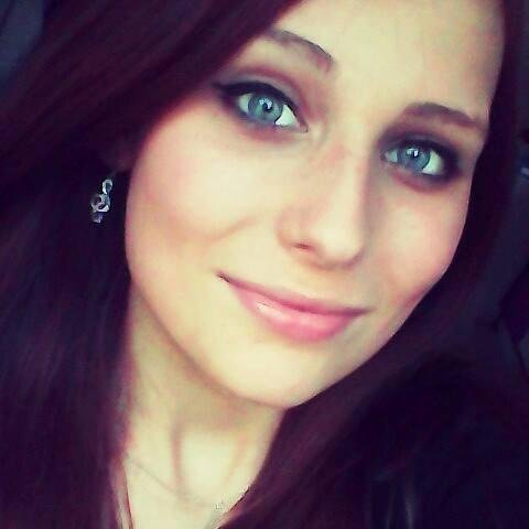 J'ai 17ans.  Don't dream your life, live your dreams ♥.
 Follow me :)