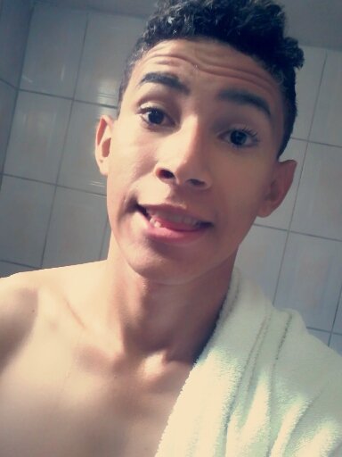 Quando a vida te virar as costas, passe a mão na bunda dela, e siga em frente .. ! :3