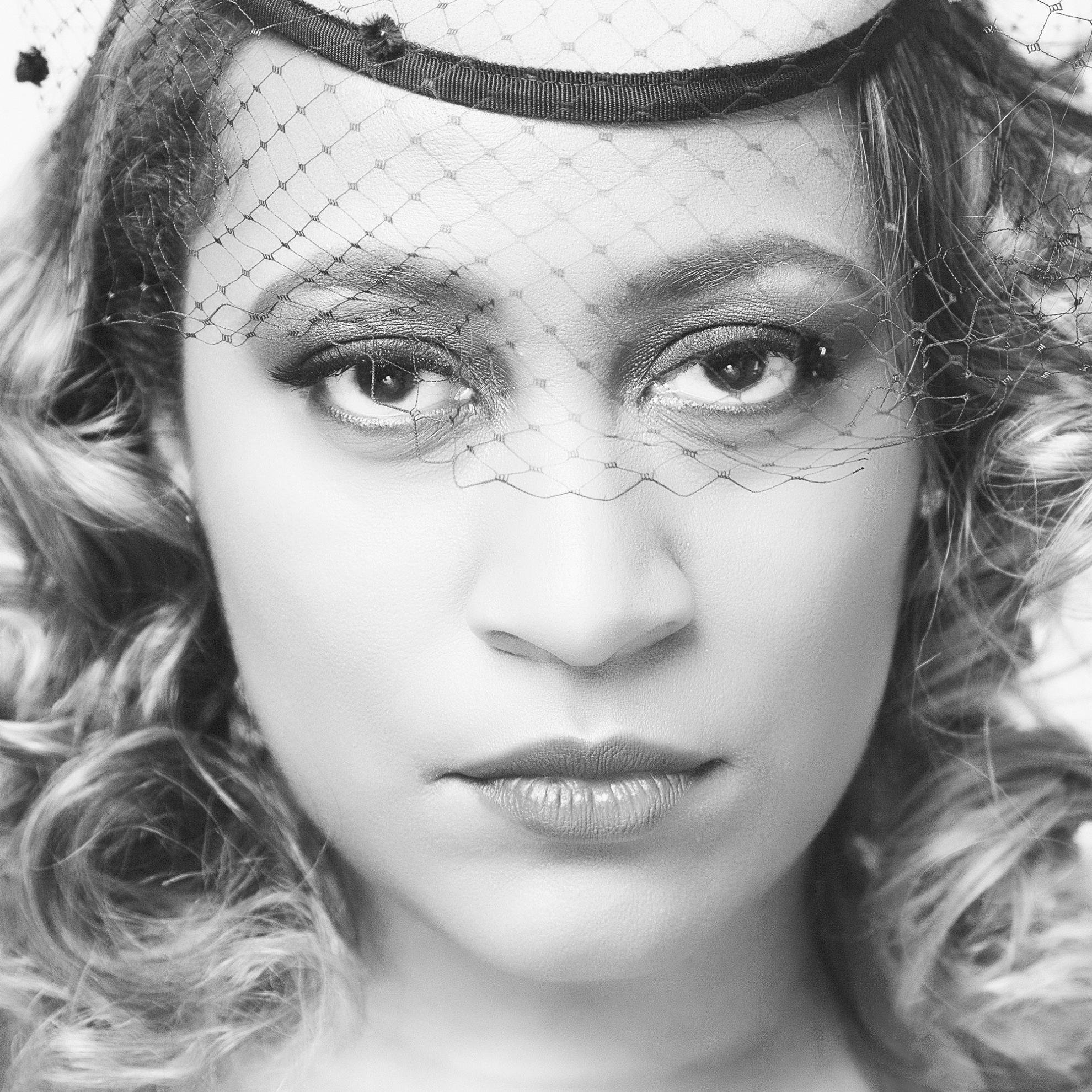 I'm a PHOTOGRAPHER. PAINTER. ArtbyAsh Studios  
3622 Lyckan Pkwy #4007