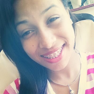 Cuando pienso en ty sonrio sin Darme cuenta. Jamas pence enamorarme haci de ty. ☺♥♥-mi rey  te amo