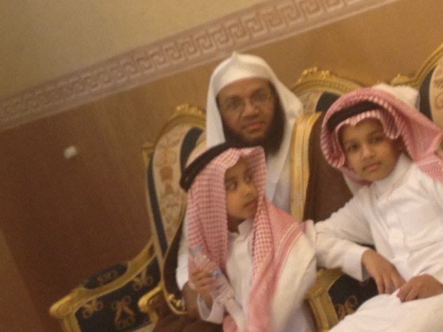 مرشد طلابي بمدرسة الشيخ عبدالله بن حميد رحمه الله بمدينة الرياض سابقا ومتقاعد حاليا نسأل الله لنا ولكم حسن العمل