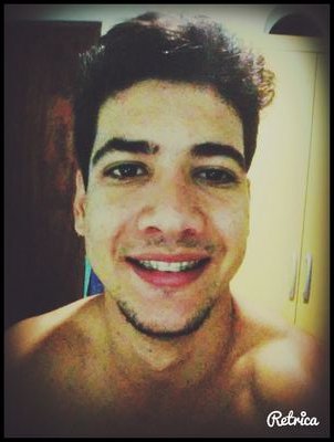 Simples simpatico, alegre, amigo, companheiro E risonho. ;D