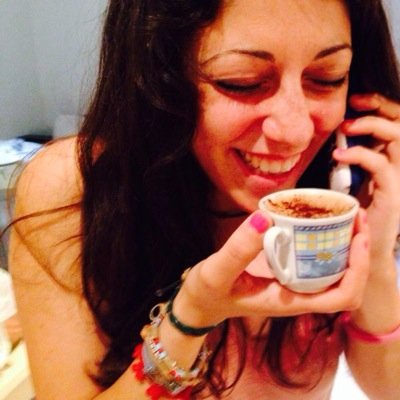 Scherma (troppa), gattara (un po'), eterna laureanda in psicologia, piuttosto incapace di autodescrivermi!