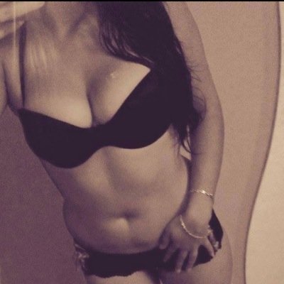 RoxannePrt's profile picture. Le cul c'est pas tabou alors parlons en tous ensemble https://t.co/3LTNs41d25