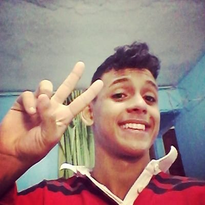 Idade : 15 anos ,  estudo , treino musculação e entre outros.   Contatos  : Instagram saude_mil sigam !!