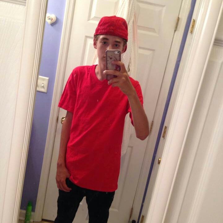 ig; tyler.palmer kik; imaboss0615 ask; idk_my_username123