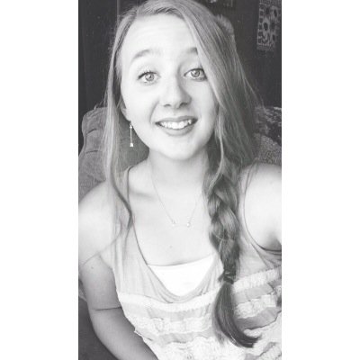 Trying to be myself ✌️  | Fangirl | Country girl | Personal/ main account @KaylaShull1