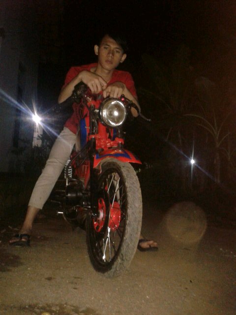 Gue terlahir dengan jiwa ROCK..
 Gue terlahir dengan hati berbentuk
 KOTAK..
 dan hati gue akan selamanya
 berbentuk KOTAK..
 Itulah gue
 Kerabat KOTAK forever