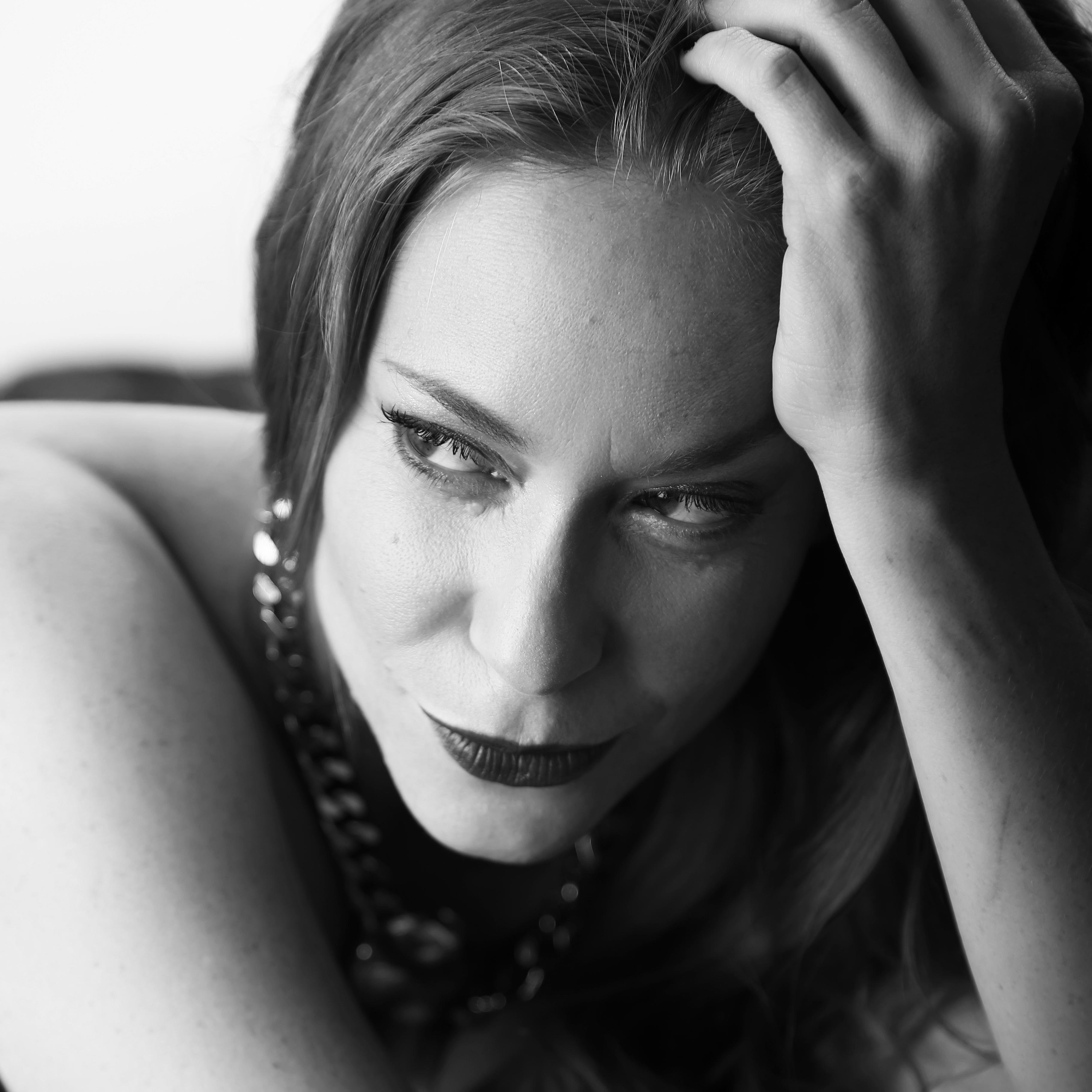 Mar_mcastellano's profile picture. A woman who likes when life gets complicated, enjoys when things are different. Economist, passion for good music, fashion,... and life .