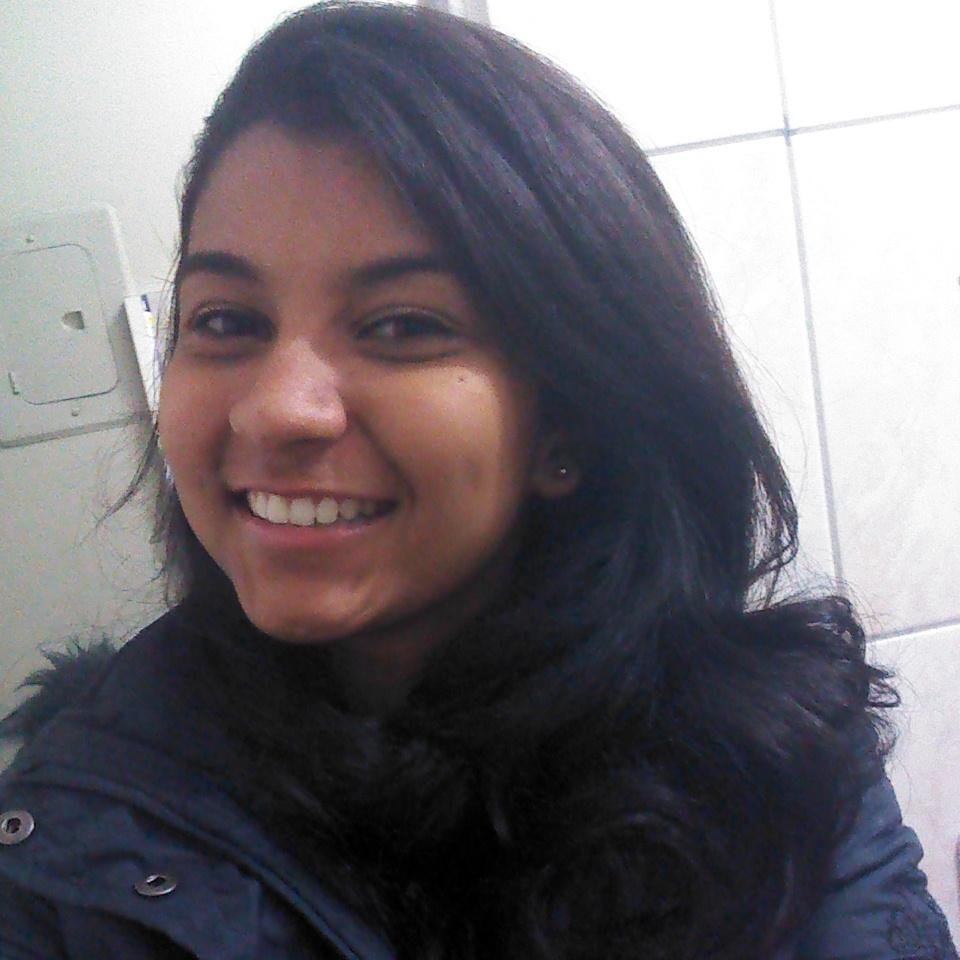 19 anos, cursando comercio exterior