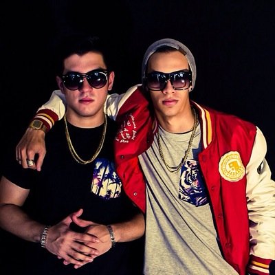 Duo conformado por @ElKue y @Juankees - Tus Artistas Favoritos - Booking: 04164193949
