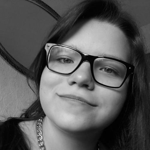 Greta / 17 / Fangirl