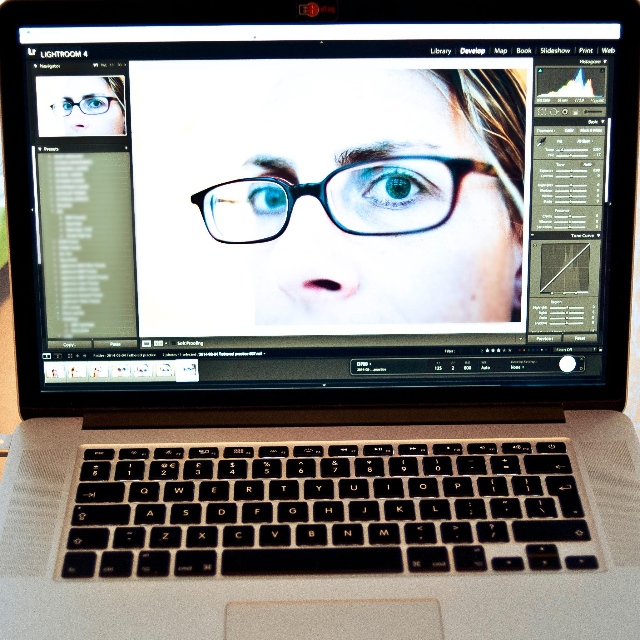 Commercial photographer based in West London specialising in contemporary portraiture, editorial and PR images. Unrepentant geek, pertinacious feminist.