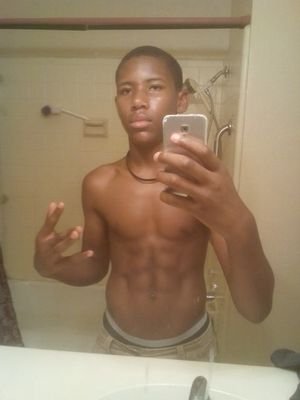 A football player for Gordo Greenwaves the best team in the US and if someone wants to face us then Leah squad up