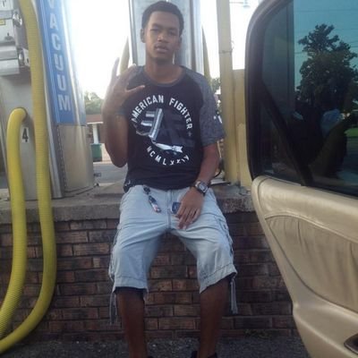 FUCK A FRIEND BE ABOUT YO BUSINESS..#MONEYTEAM #LETTBOY