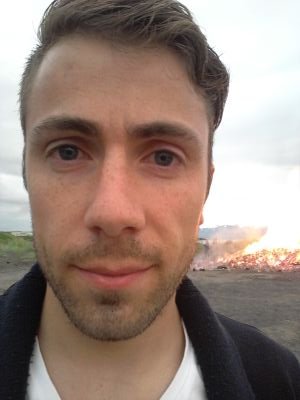 Óvirkur í athugasemdum.. nema stundum. 
Kennari í Reykjavík