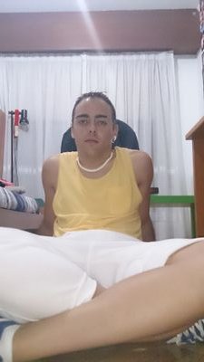 El pez mas grande del rio es el que llega ser asi porque no se deja pescar.