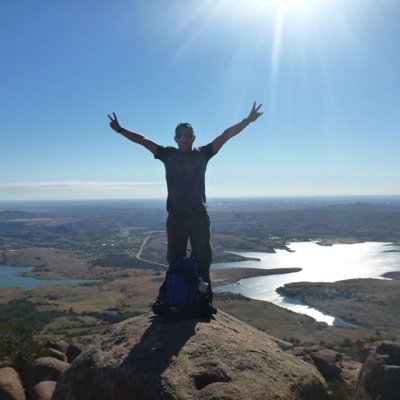 Amante de la aventura, el aire libre y la parrilla, amo mi familia, Geek por la tecnología y los Gadget.