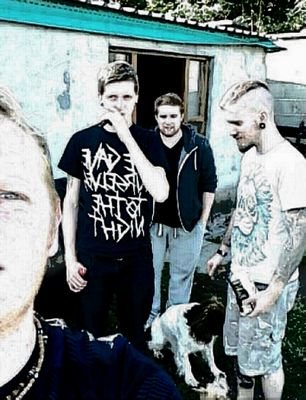 4 piece alternative rock/grunge band from Kilkenny Ireland.                              http://t.co/jh1qy45Akv