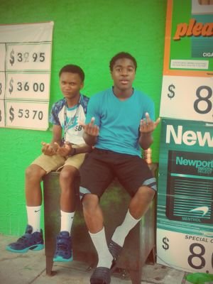 #FamilyFirst _ Kik: Call_Sosa_Chillin. Add me on the book : Byron James Wallace----- In my picture im on the left side